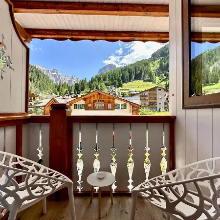 B&B Cesa Planber Mountain View Bike Friendly Canazei Exterior photo