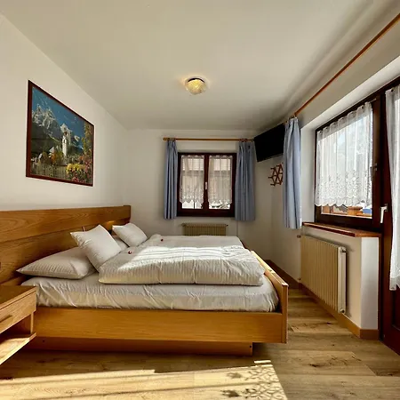 B&B Cesa Planber Mountain View Bike Friendly Canazei Room photo