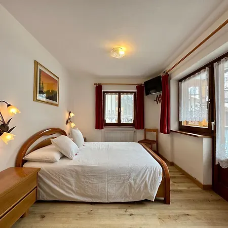 B&B Cesa Planber Mountain View Bike Friendly Canazei Room photo