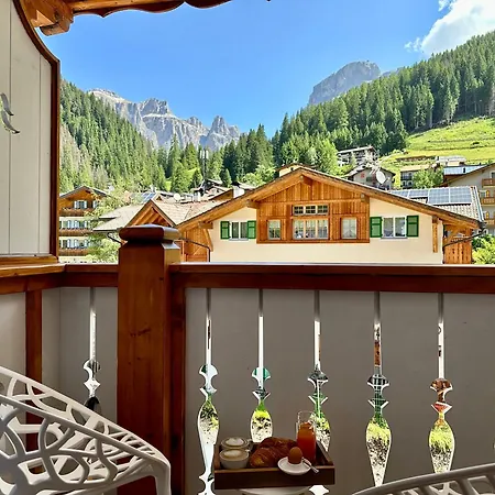 B&B Cesa Planber Mountain View Bike Friendly Canazei Exterior photo