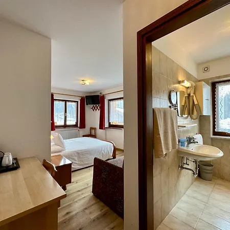 B&B Cesa Planber Mountain View Bike Friendly Canazei Room photo